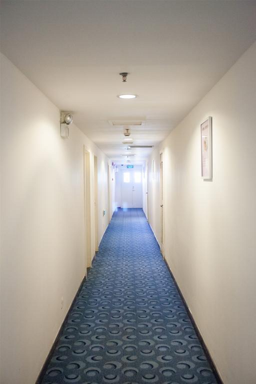 7Days Inn Shanghai Caobao Road Metro Station Стая снимка