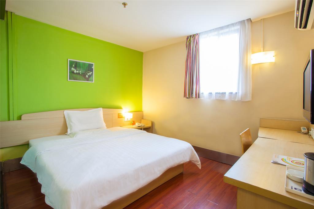 7Days Inn Shanghai Caobao Road Metro Station Екстериор снимка