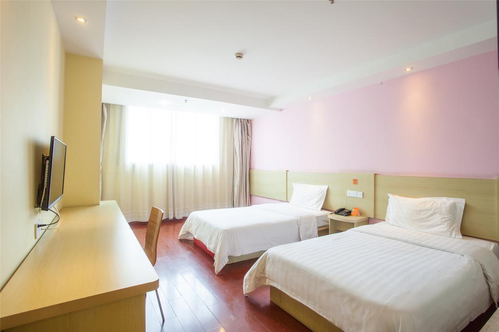 7Days Inn Shanghai Caobao Road Metro Station Стая снимка